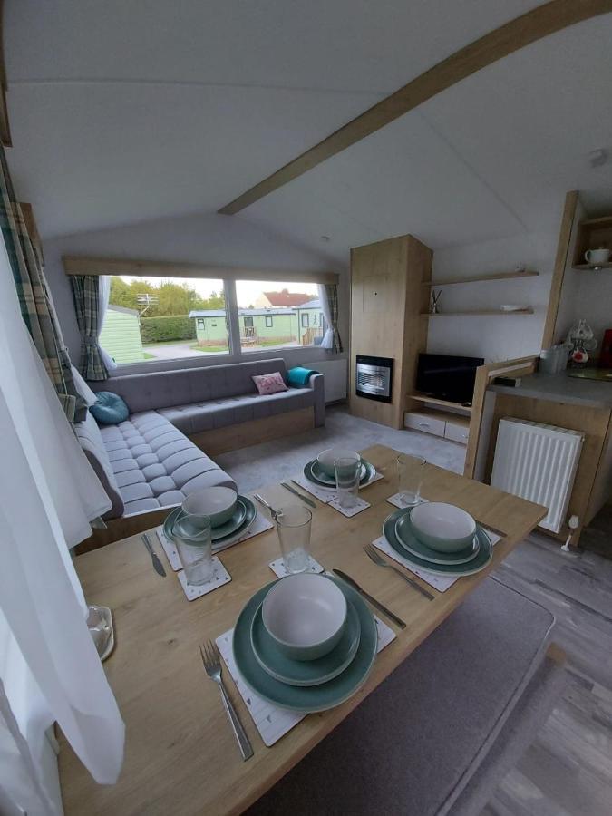 Woofles Luxury Caravan At Knaresborough Lido 外观 照片