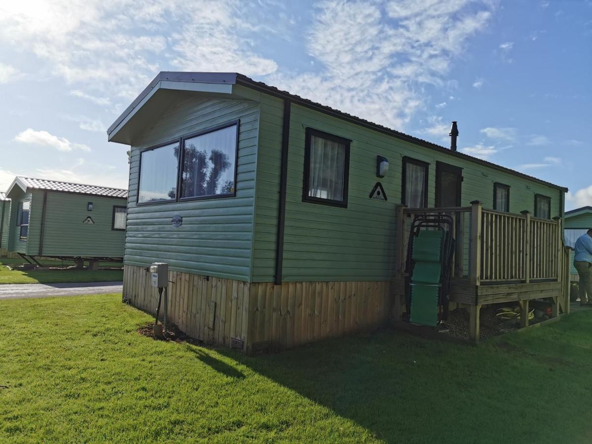 Woofles Luxury Caravan At Knaresborough Lido 外观 照片