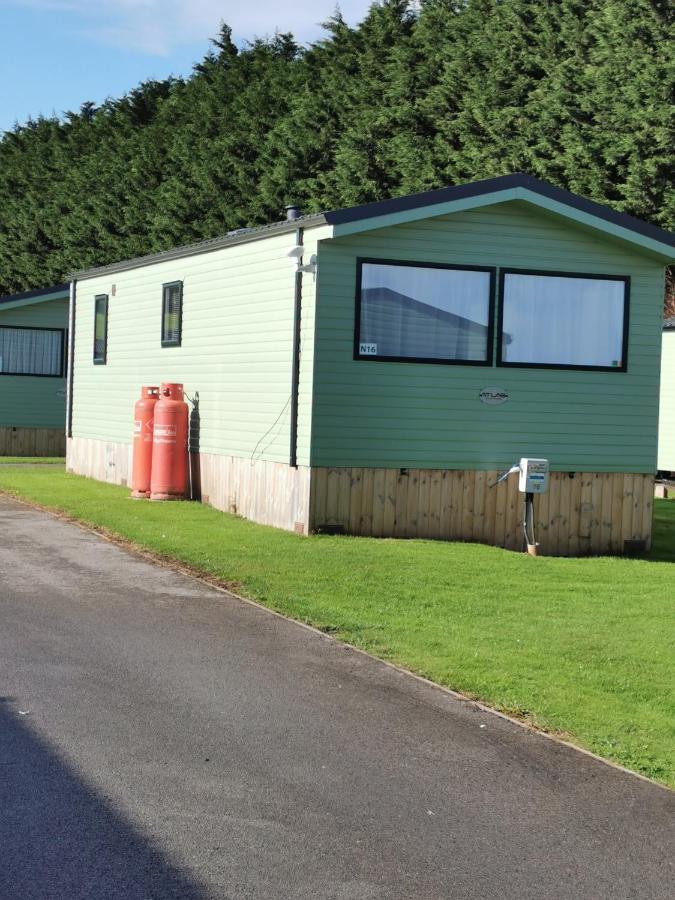 Woofles Luxury Caravan At Knaresborough Lido 外观 照片